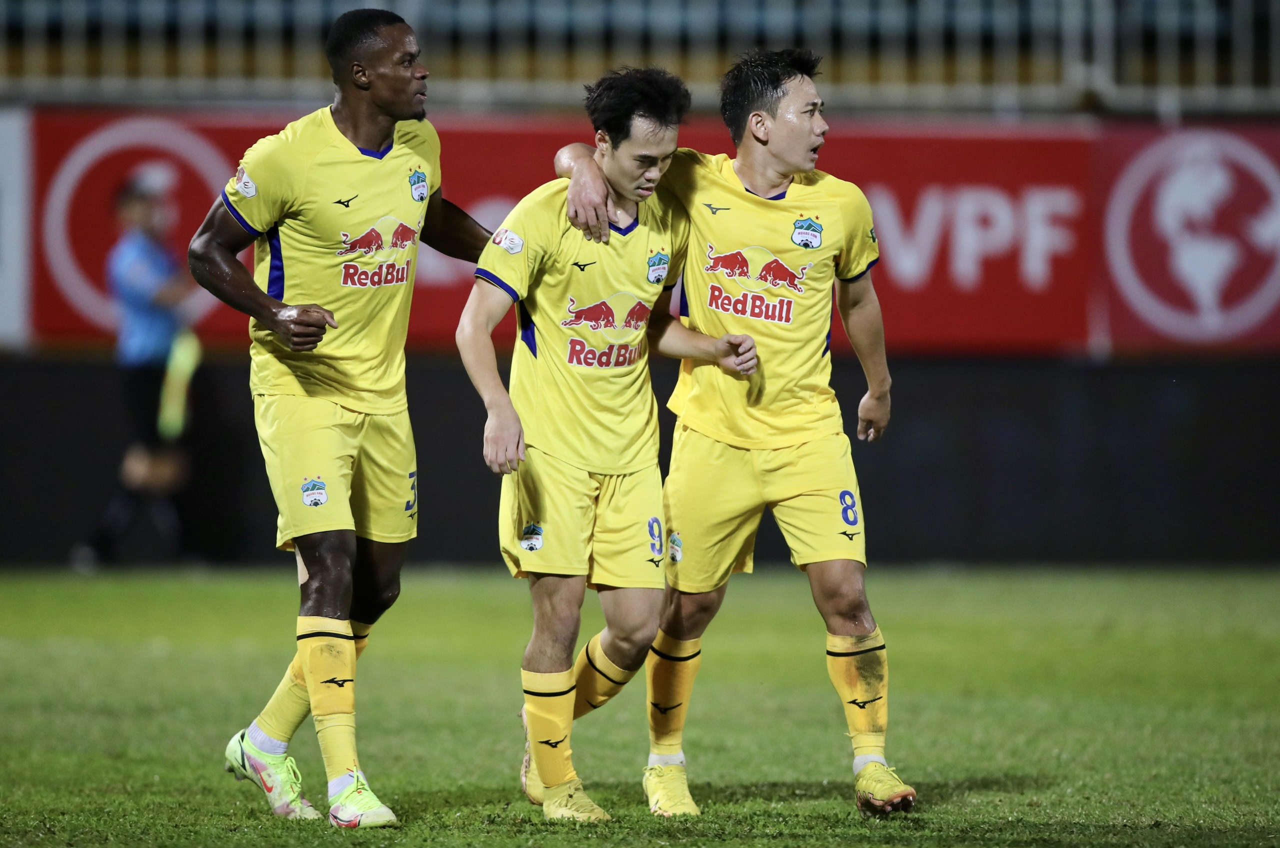 vuon-len-top-7-v-league-cong-phuong-tu-tin-chung-toi-se-vo-dich-cup-quoc-gia